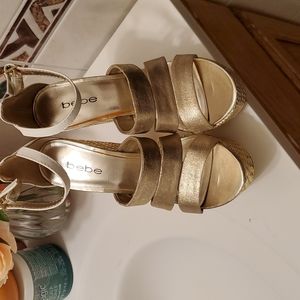 Wedges  in gold  and white